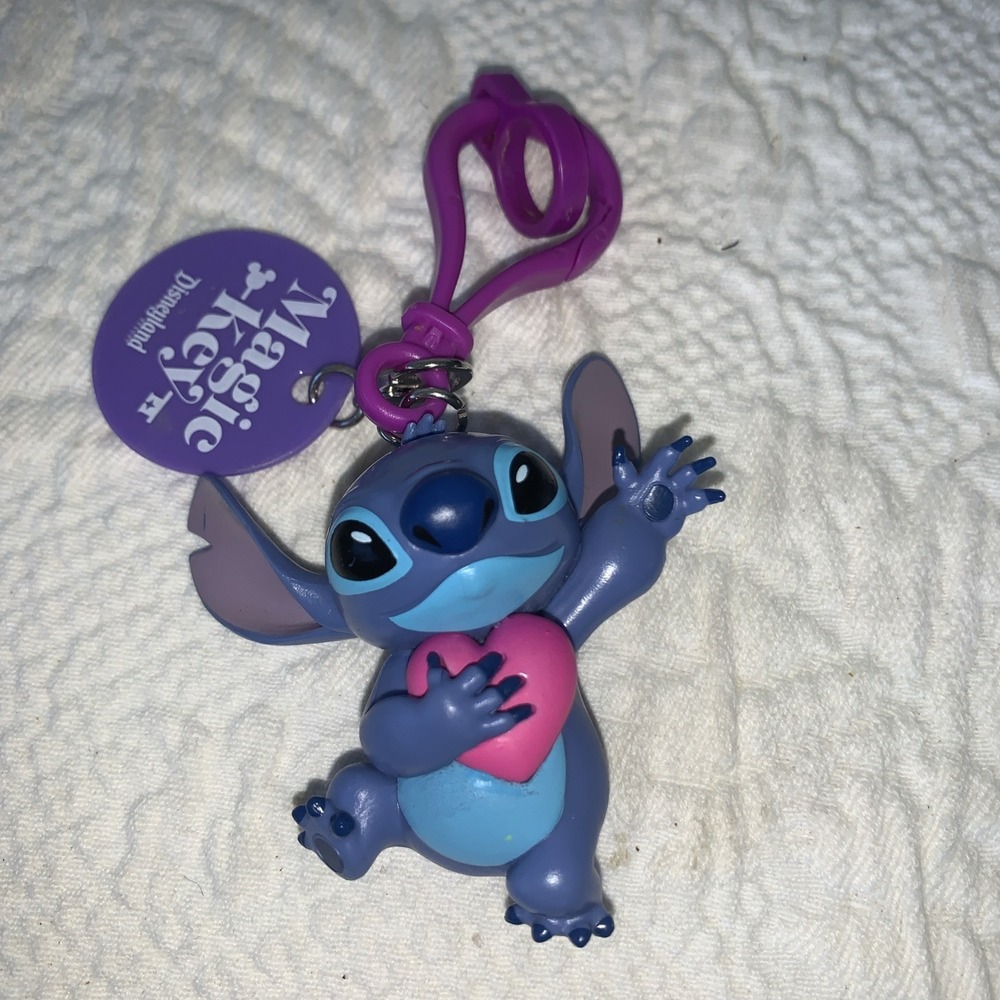 Disney Magic Key 626 Stitch Heart Backpack Clip No Straw Disneyland Excellent